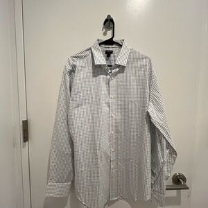 J. Crew Light Gray Casual Button Down Shirt with Subtle Pattern